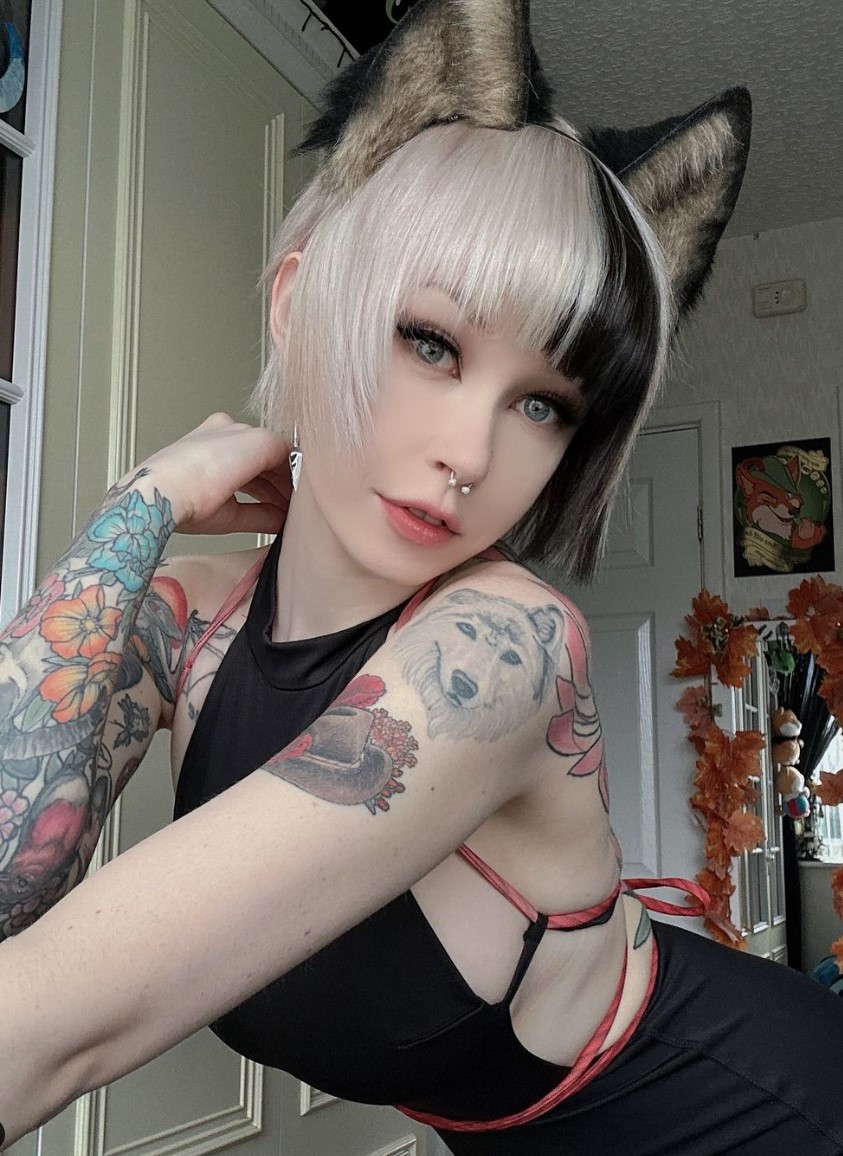 ember-wolf-the-eerie-and-imaginative-world-of-a-cosplay-artist-KvEL Ember Wolf: The Eerie and Imaginative World of a Cosplay Artist
