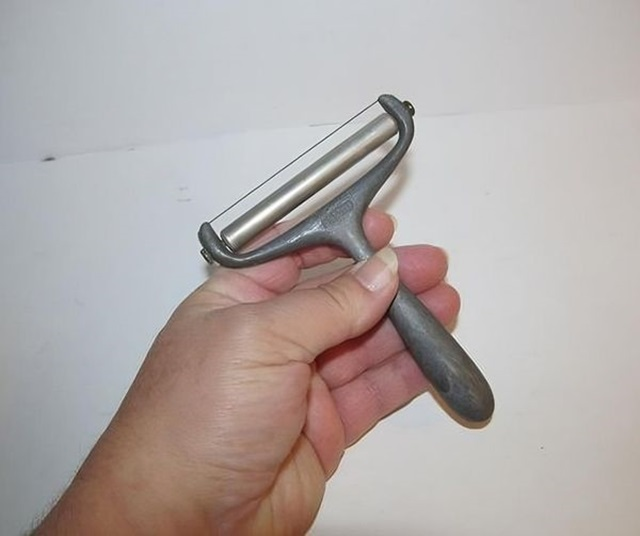 rediscovering-the-presto-cheese-slicer-a-piece-of-culinary-history-urmu Rediscovering the Presto Cheese Slicer: A Piece of Culinary History