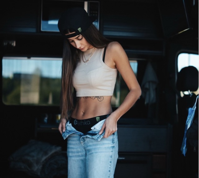 sara-aydin-the-fearless-female-motorcyclist-whos-taking-instagram-by-storm-Zlri Sara Aydin: The Fearless Female Motorcyclist Who's Taking Instagram by Storm