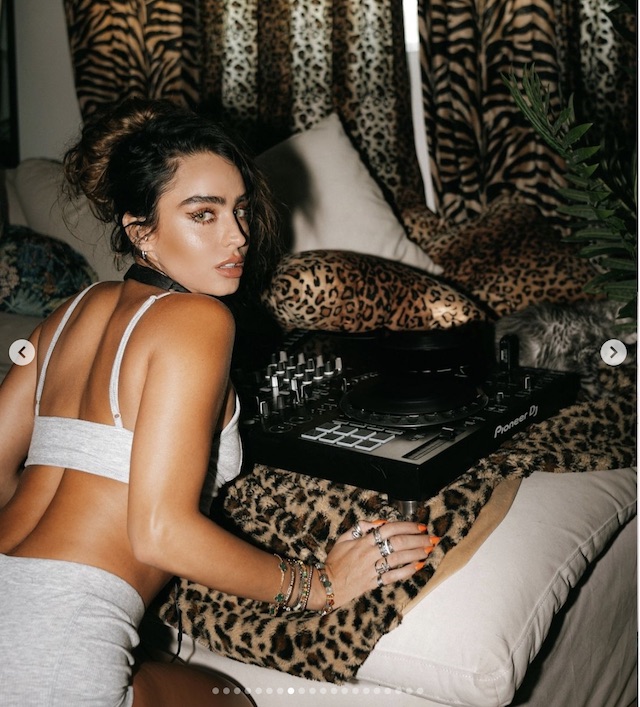 sommer-ray-the-fitness-icon-redefining-strength-and-self-love-lC5K Sommer Ray: The Fitness Icon Redefining Strength and Self-Love