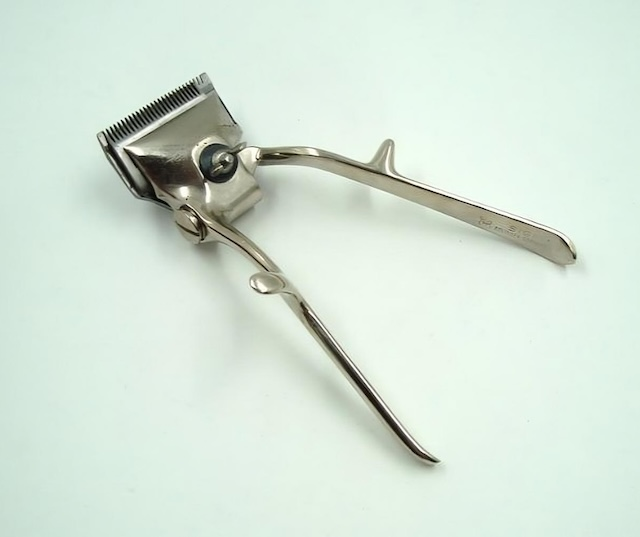 the-timeless-art-of-hand-clippers-a-legacy-of-craftsmanship-and-precision-iTN8 The Timeless Art of Hand Clippers: A Legacy of Craftsmanship and Precision