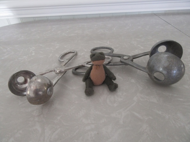 the-timeless-charm-of-the-vintage-meatball-maker-a-step-back-in-time-GKly The Timeless Charm of the Vintage Meatball Maker: A Step Back in Time