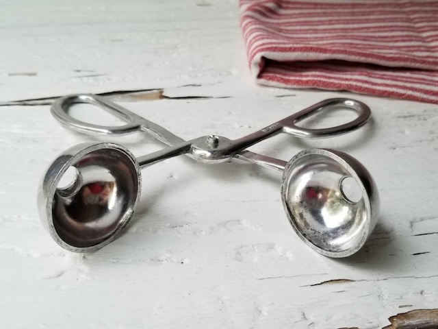 the-timeless-charm-of-the-vintage-meatball-maker-a-step-back-in-time-TIQS The Timeless Charm of the Vintage Meatball Maker: A Step Back in Time