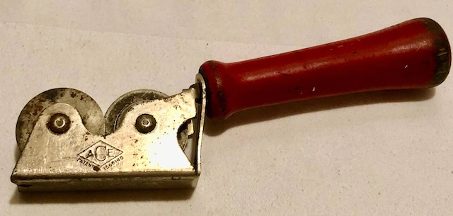 the-vintage-knife-sharpener-preserving-tradition-in-the-kitchen-FBGn The Vintage Knife Sharpener: Preserving Tradition in the Kitchen