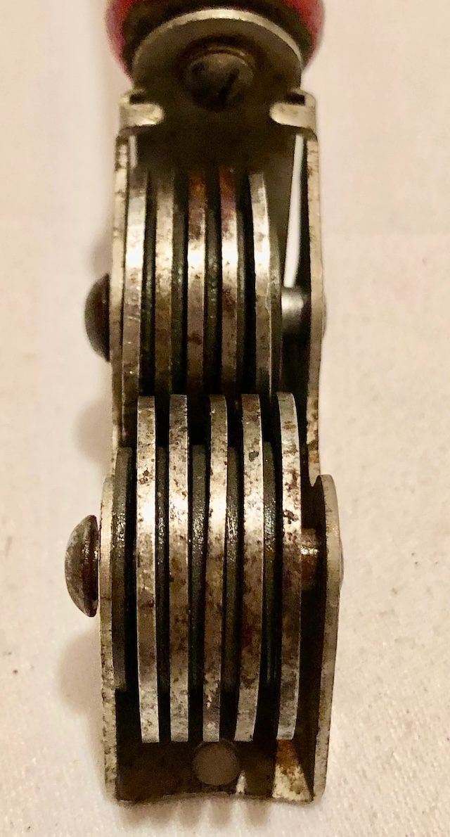 the-vintage-knife-sharpener-preserving-tradition-in-the-kitchen-pZDJ The Vintage Knife Sharpener: Preserving Tradition in the Kitchen