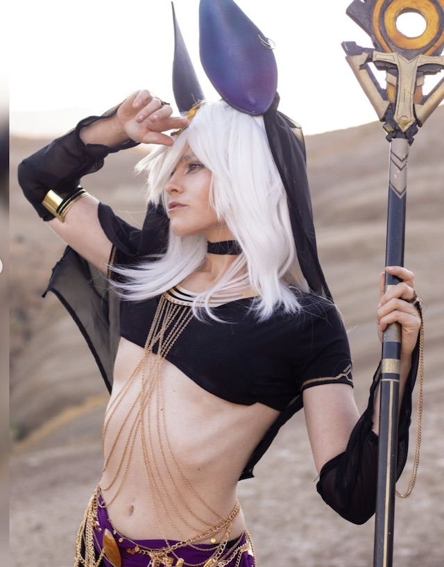 vega-the-edgy-cosplay-influencer-breaking-boundaries-03Hb Vega: The Edgy Cosplay Influencer Breaking Boundaries