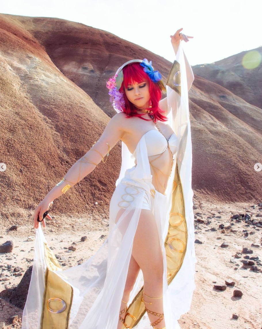 vega-the-edgy-cosplay-influencer-breaking-boundaries-lcHh Vega: The Edgy Cosplay Influencer Breaking Boundaries