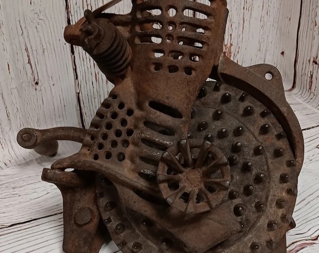 vintage-corn-shellers-the-hand-cranked-tools-that-changed-farming-forever-4WMQ Vintage Corn Shellers: The Hand-Cranked Tools That Changed Farming Forever