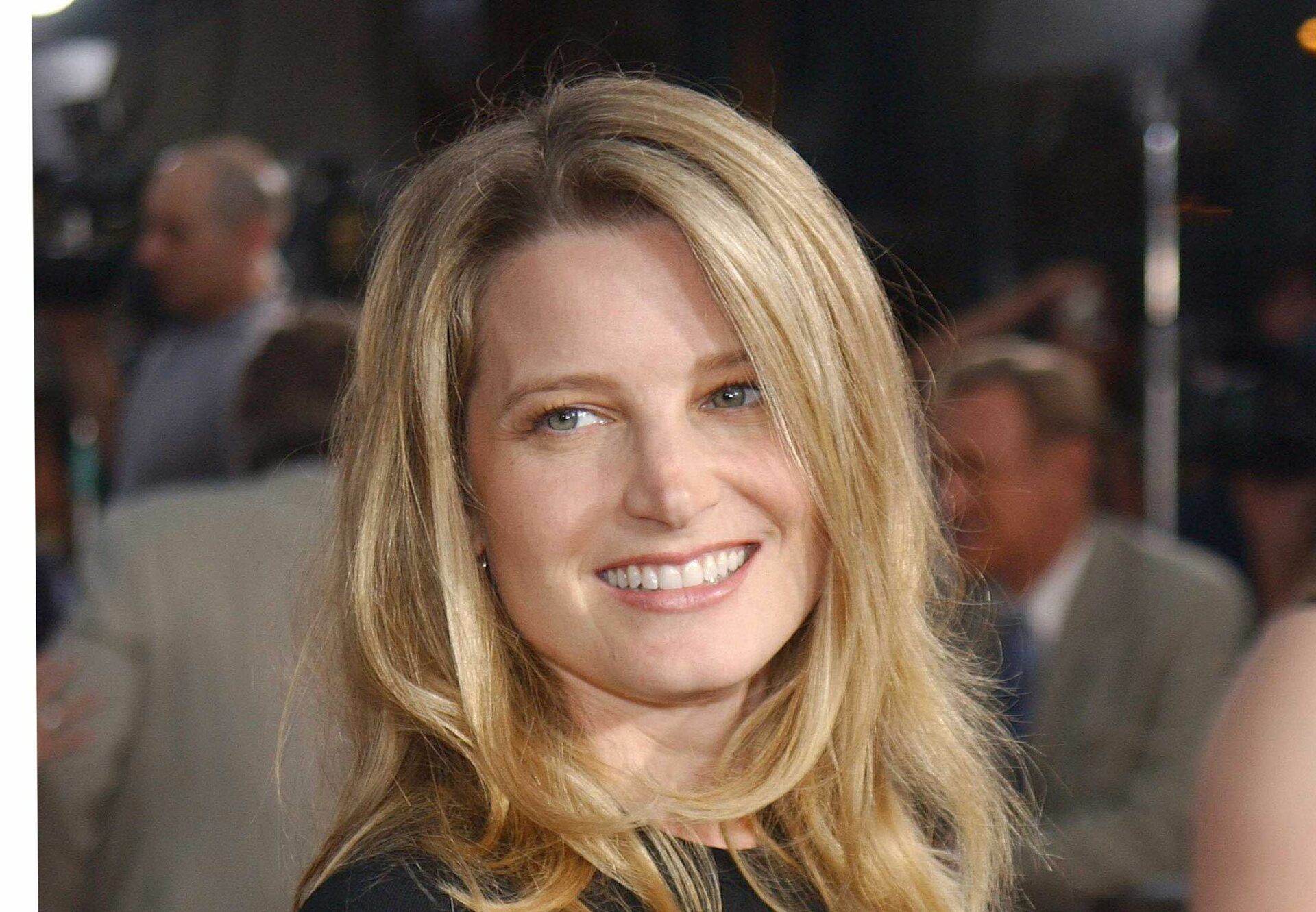 x15o The Rise and Legacy of Bridget Fonda: From Hollywood Star to Private Life
