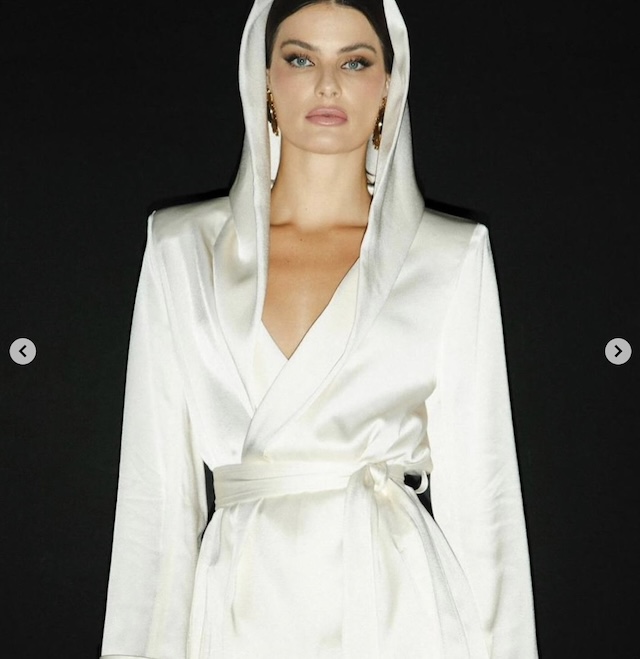 2eWX Isabeli Fontana: Balancing Beauty, Motherhood, and Wellness