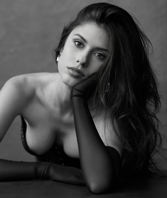 RVw8 Ines Trocchia: The Supermodel Who Champions Natural Beauty and Confidence