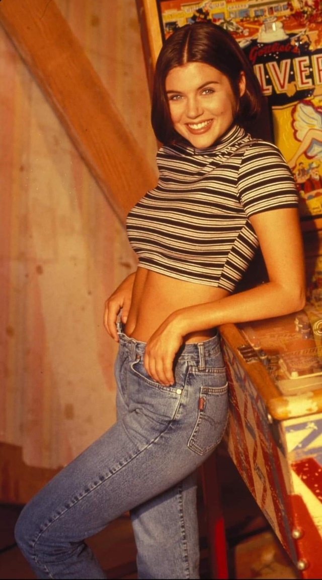 ST8Q Tiffani Thiessen: From Teen Idol to Multi-Talented Entrepreneur