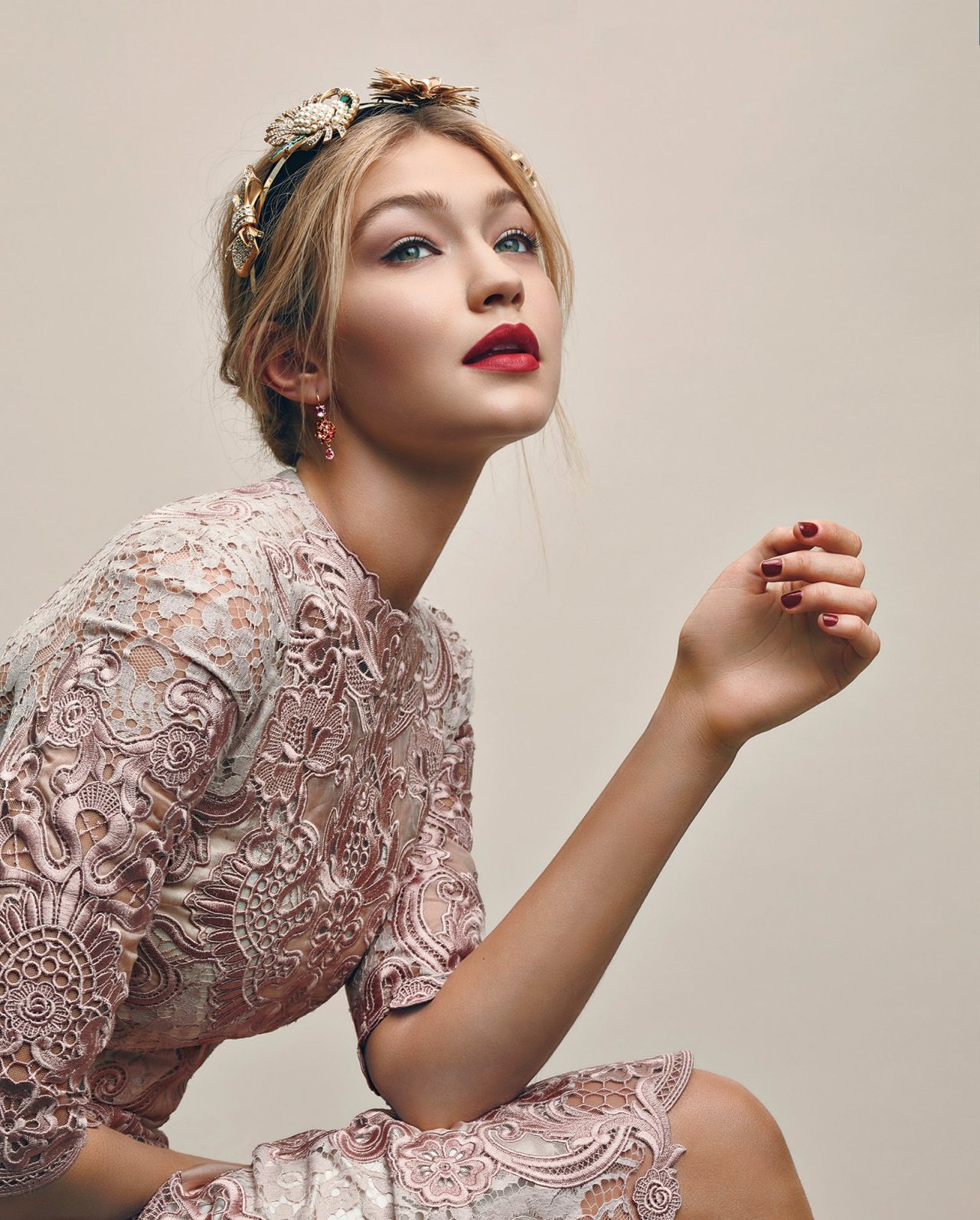 gigi-hadid-the-rise-of-a-global-fashion-icon-YpAy Gigi Hadid: The Rise of a Global Fashion Icon