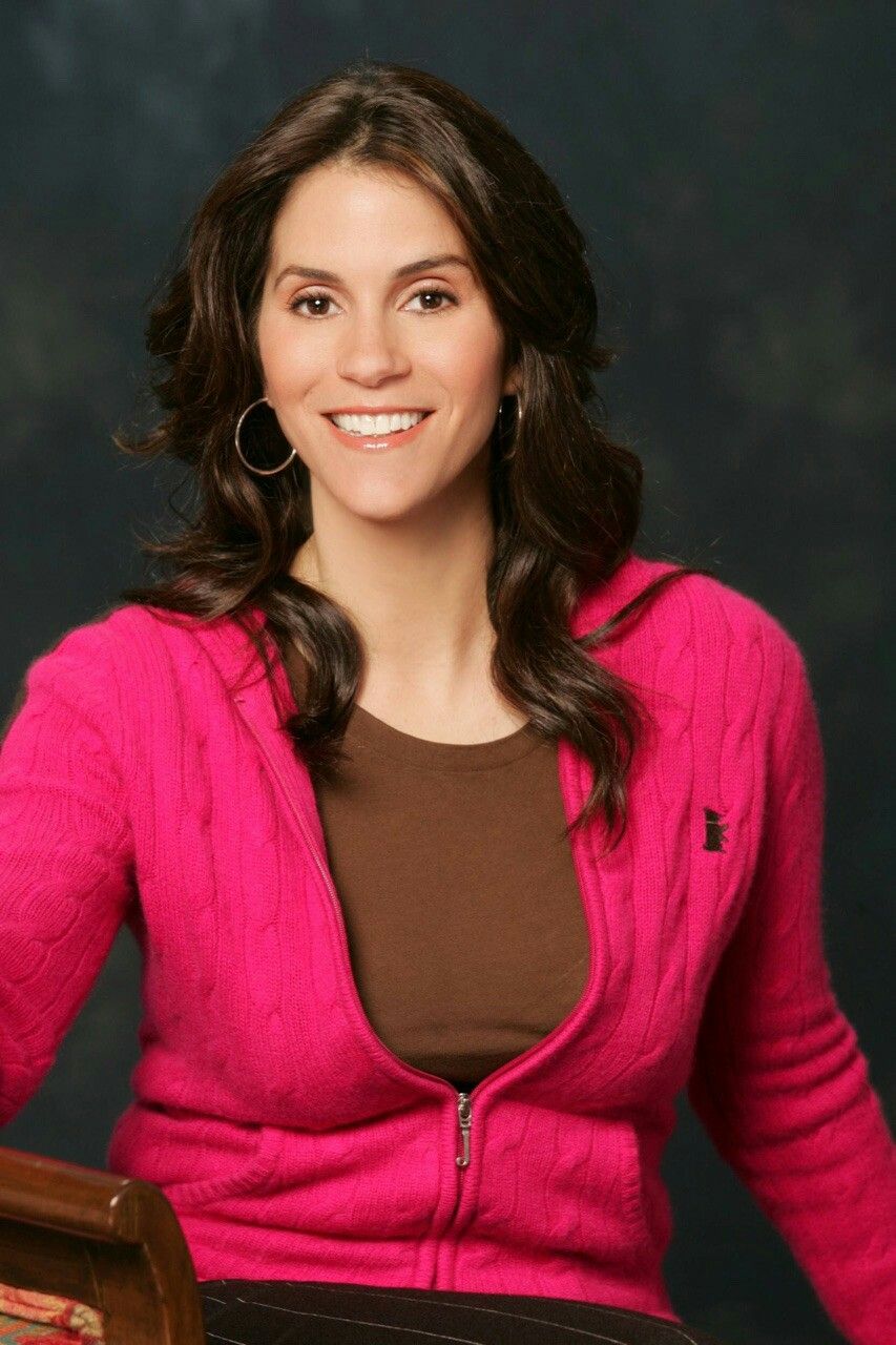 jami-gertz-from-hollywood-icon-to-philanthropic-leader-iAdi Jami Gertz: From Hollywood Icon to Philanthropic Leader