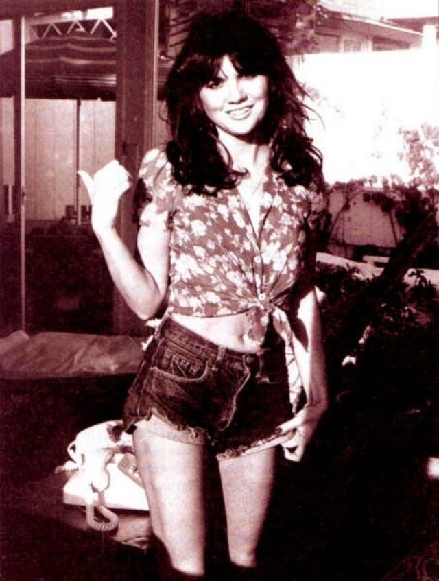 linda-ronstadt-the-queen-of-musical-versatility-bwBJ Linda Ronstadt: The Queen of Musical Versatility