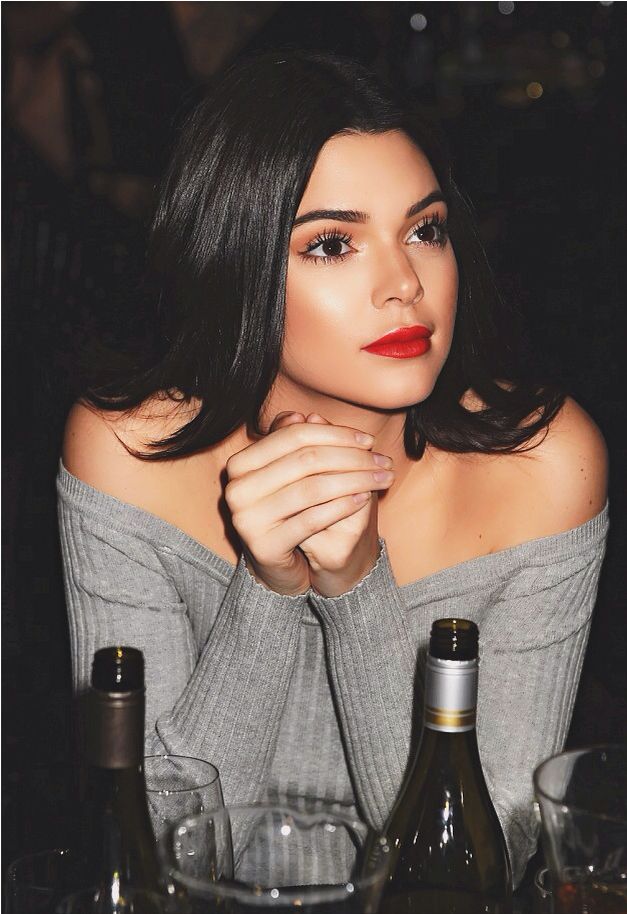 mbVj Kendall Jenner: From Reality TV Star to Supermodel Icon