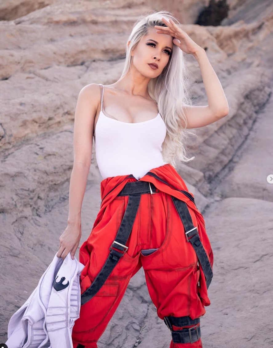 q1Nh Hendoart: Redefining Cosplay with Passion and Precision